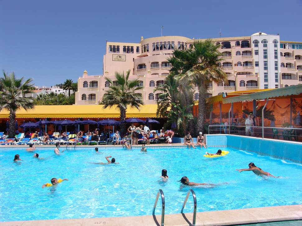 Een foto van het zwembad bij Monica Isabel Beach Club
