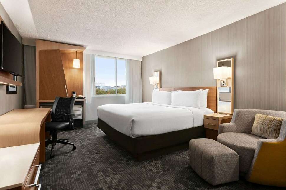 Ein Foto Wyndham Garden at Niagara Falls