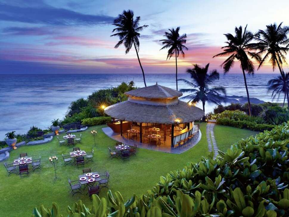 Een foto van het terras bij Taj Bentota Resort & Spa