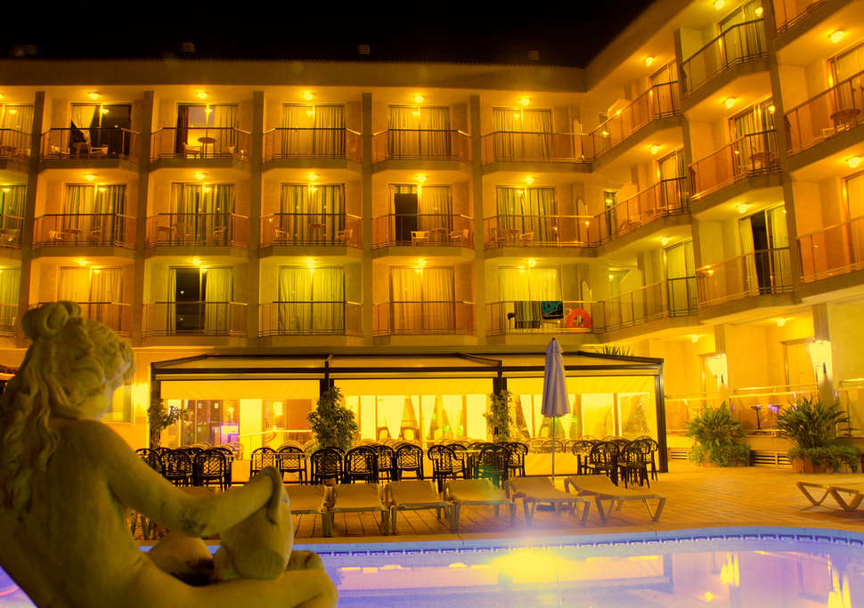 Een foto van de buitenkant van Miami Park Aparthotel