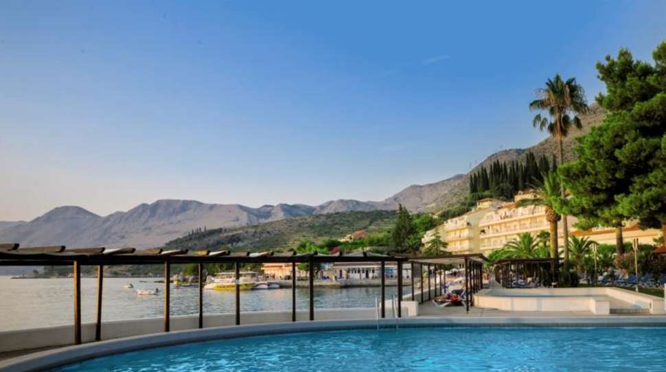 Een foto van het zwembad bij Remisens Hotel Epidaurus