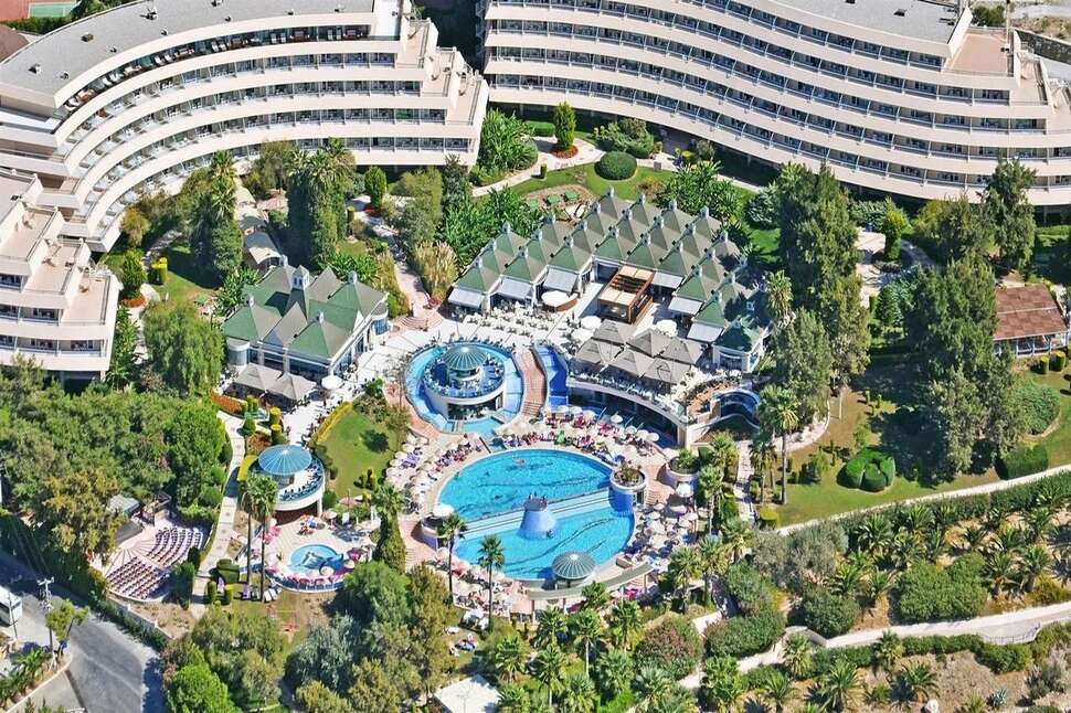 Ein Foto vom Pool im The Grand Blue Sky International