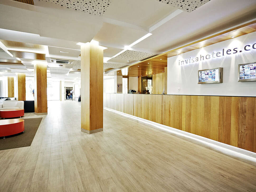 Een foto van het interieur van Invisa Hotel Es Pla