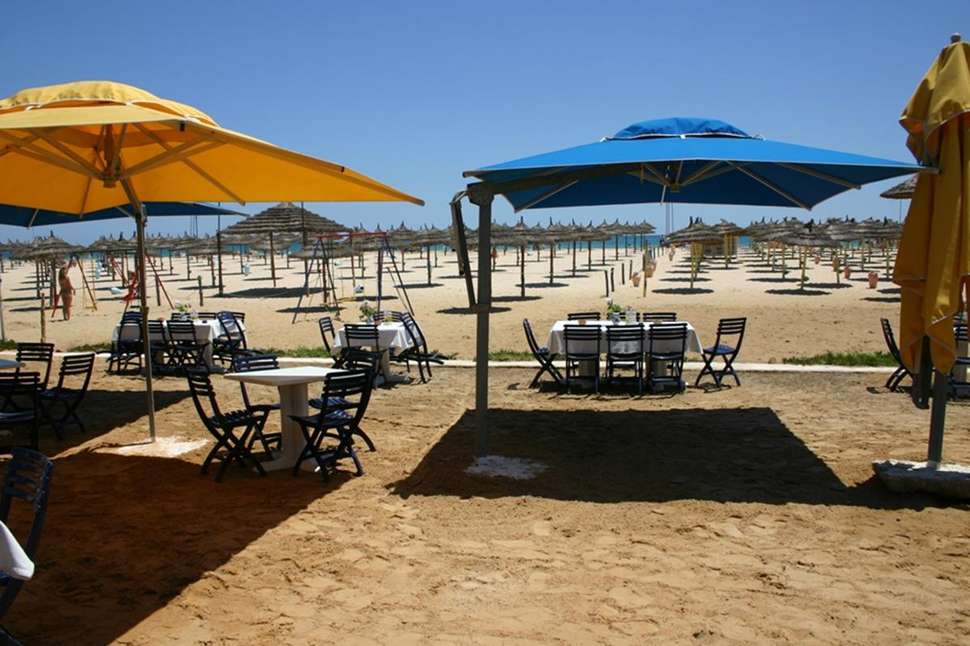 Een foto van het strand bij Hotel Nesrine