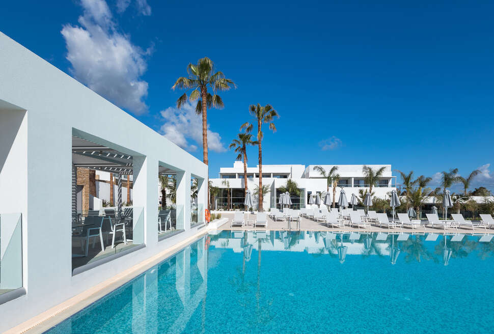 Een foto van het zwembad bij Blue Lagoon Ocean