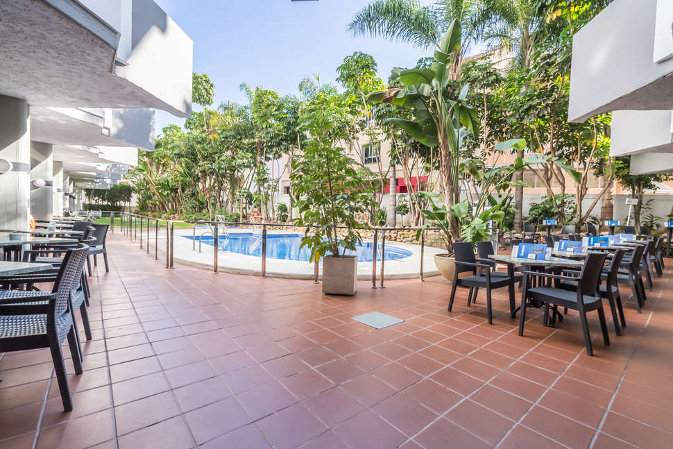 Een foto van het zwembad bij AluaSun Lago Rojo Hotel