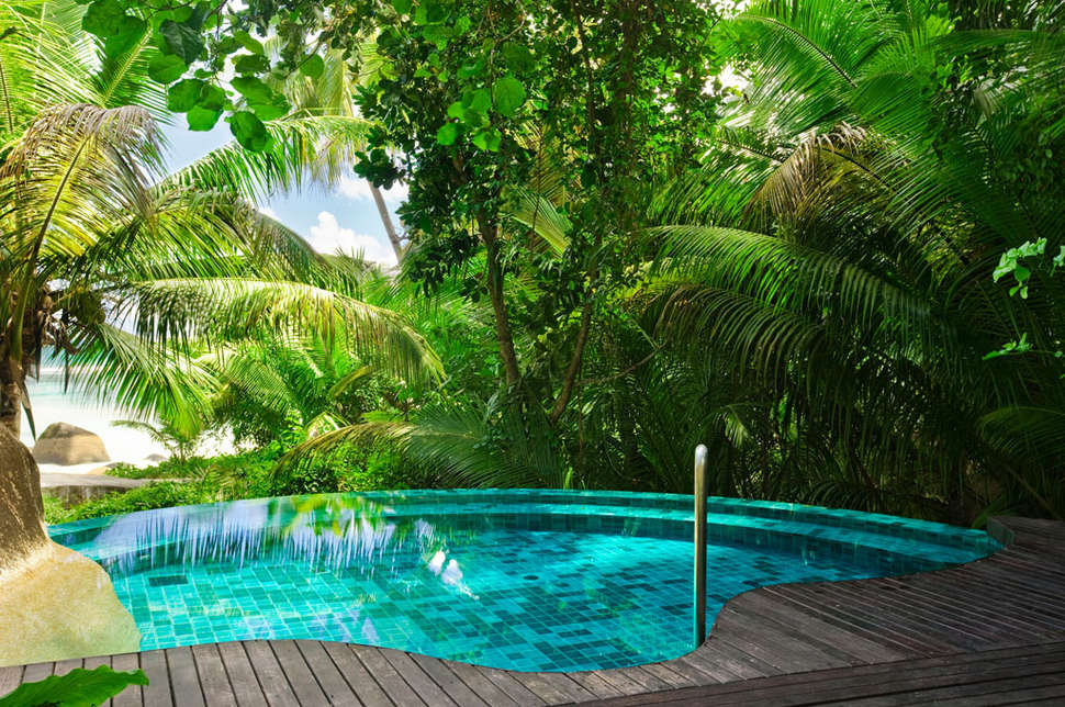 Een foto van het zwembad bij Hilton Seychelles Labriz Resort & Spa