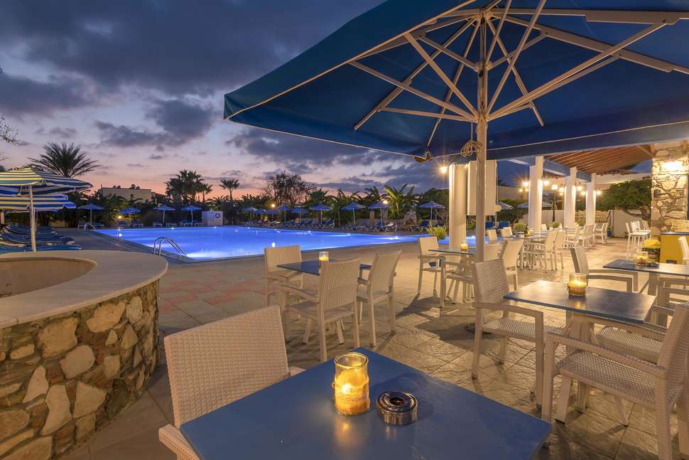 Een foto van het terras bij Hotel Tigaki's Star