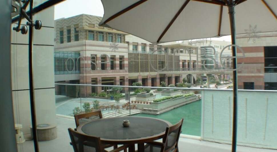 Een foto van het terras bij InterContinental Dubai Festival City