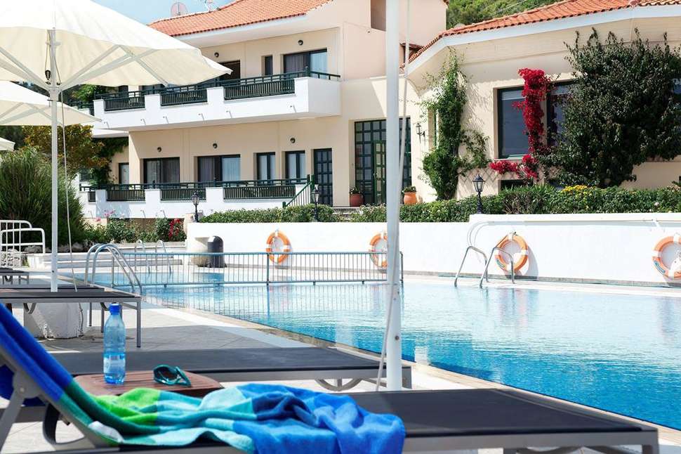 Een foto van het zwembad bij Kalidon Panorama Hotel