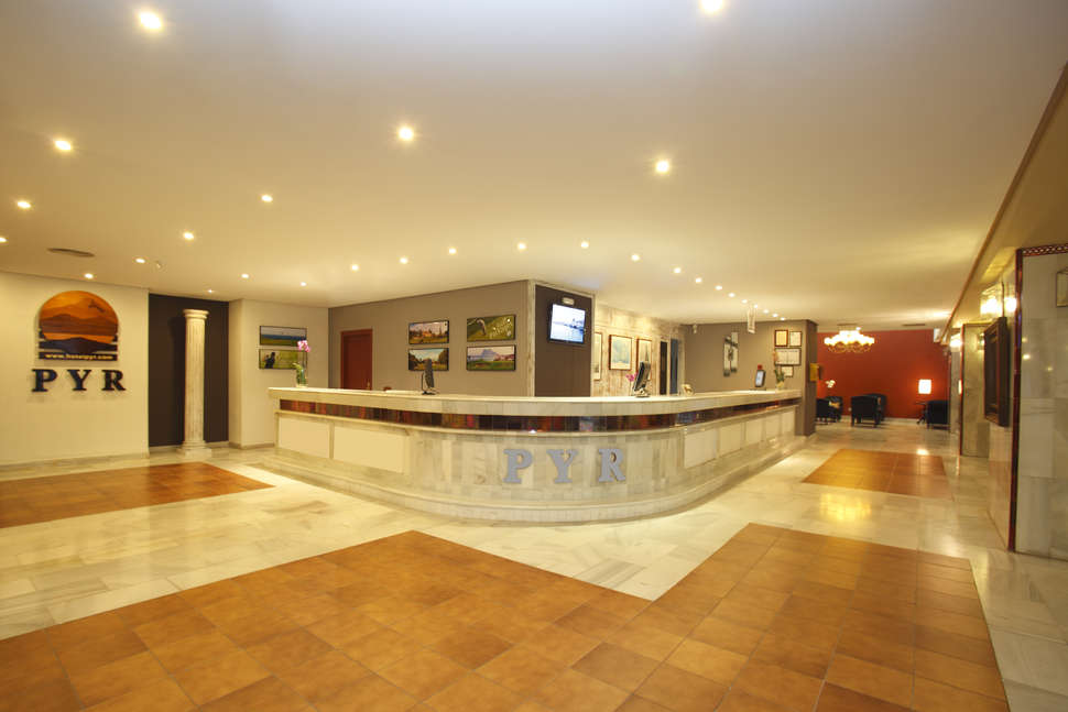 Een foto van het interieur van Hotel Occidental Puerto Banus
