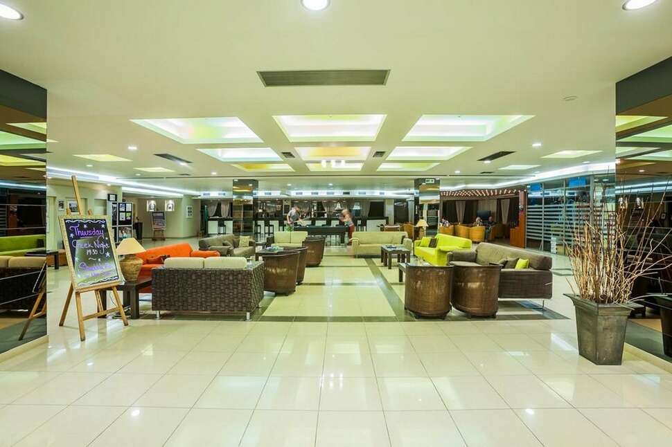 Een foto van het interieur van Xenios Anastasia Resort & Spa