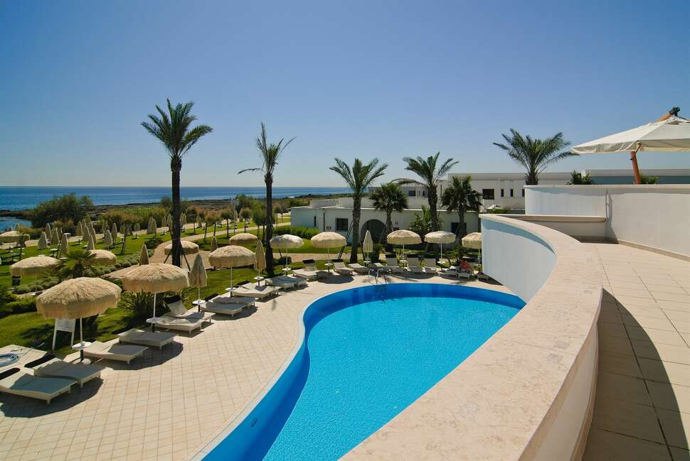 Een foto van het zwembad bij CDShotels Pietrablu Resort & Spa