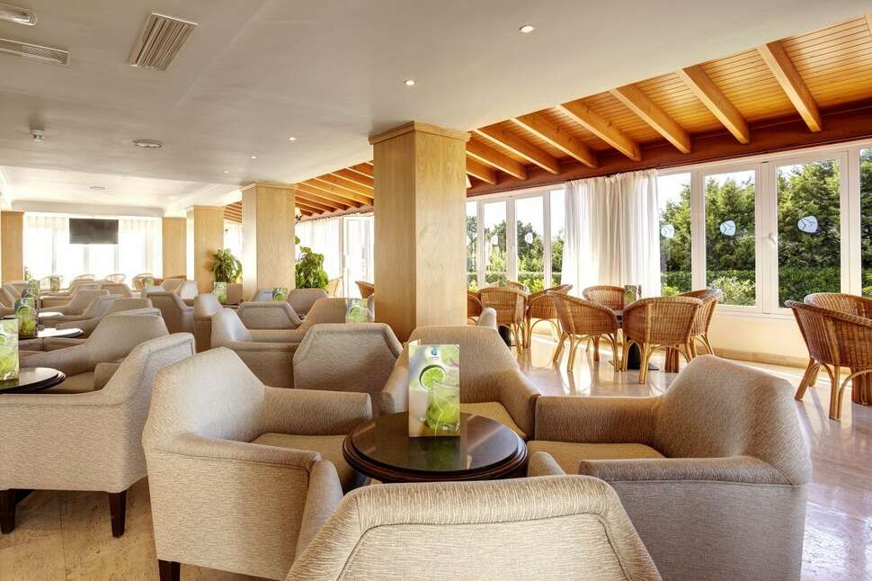 Een foto van het interieur van Grupotel Aldea Cala'n Bosch