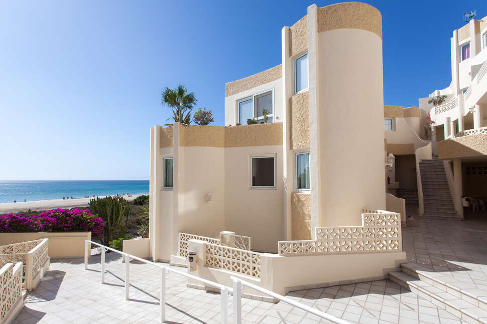 Een foto van de buitenkant van R2 Maryvent Beach Appartementen