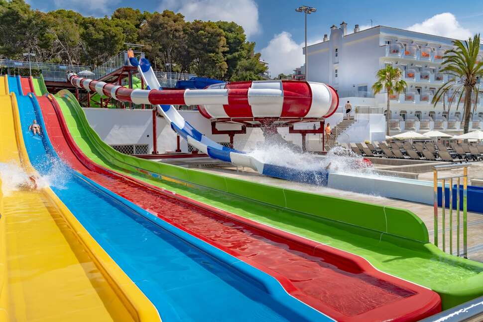 Een foto van het zwembad bij Best Lloret Splash