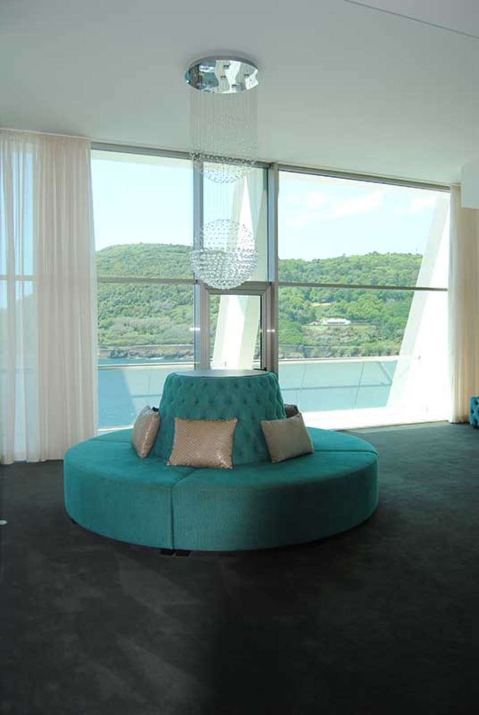 Een foto van het interieur van Angra Marina Hotel
