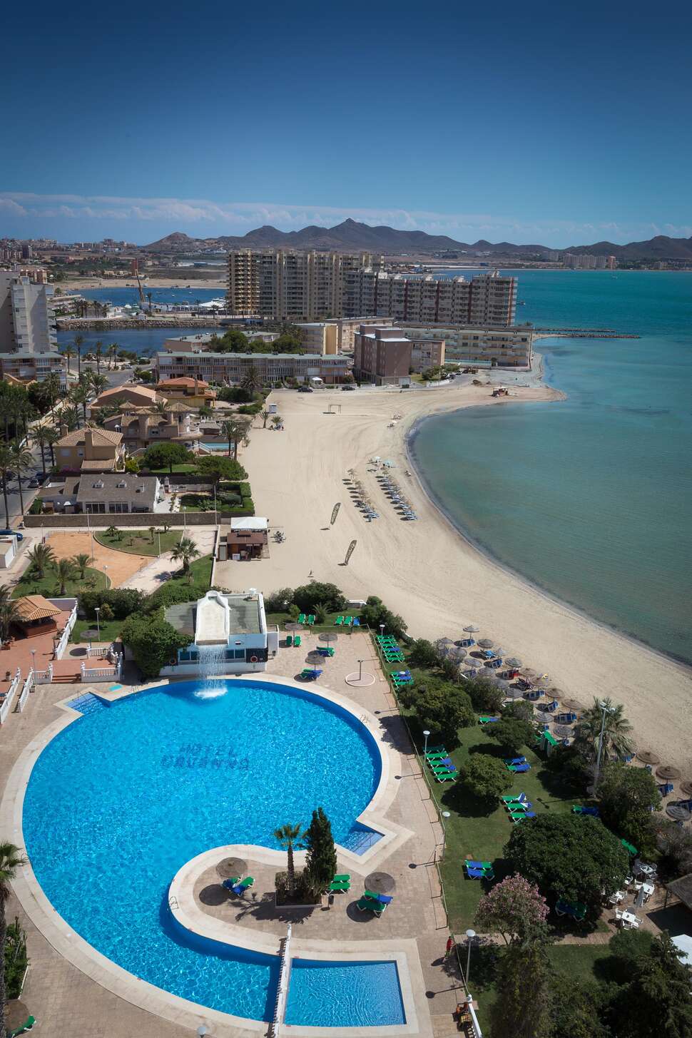 Een foto van het zwembad bij Izan Cavanna Hotel