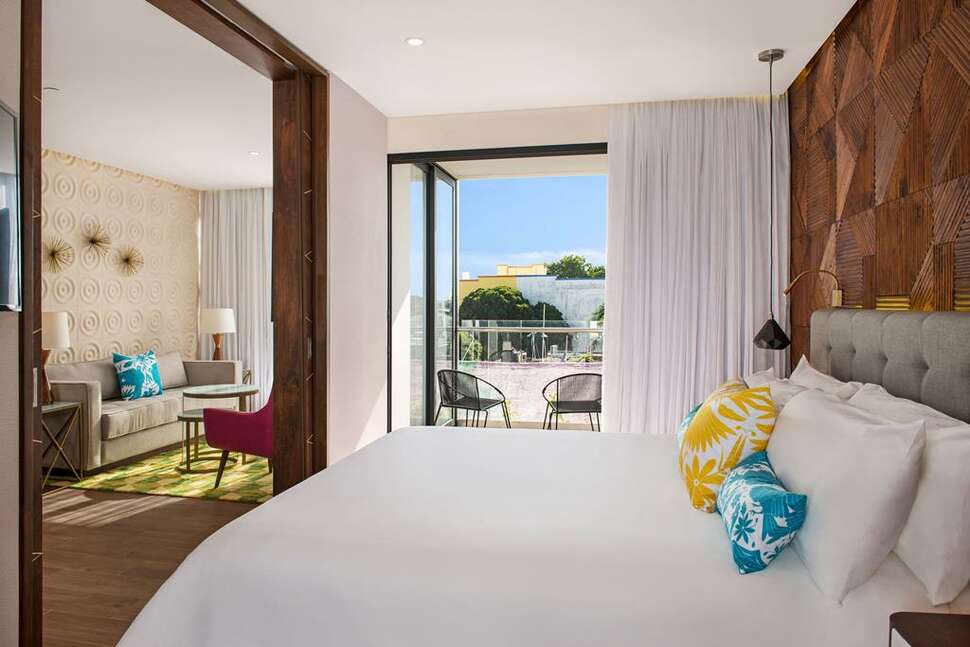 Een foto van The Fives Downtown Hotel & Residences Curio Collection by Hilton