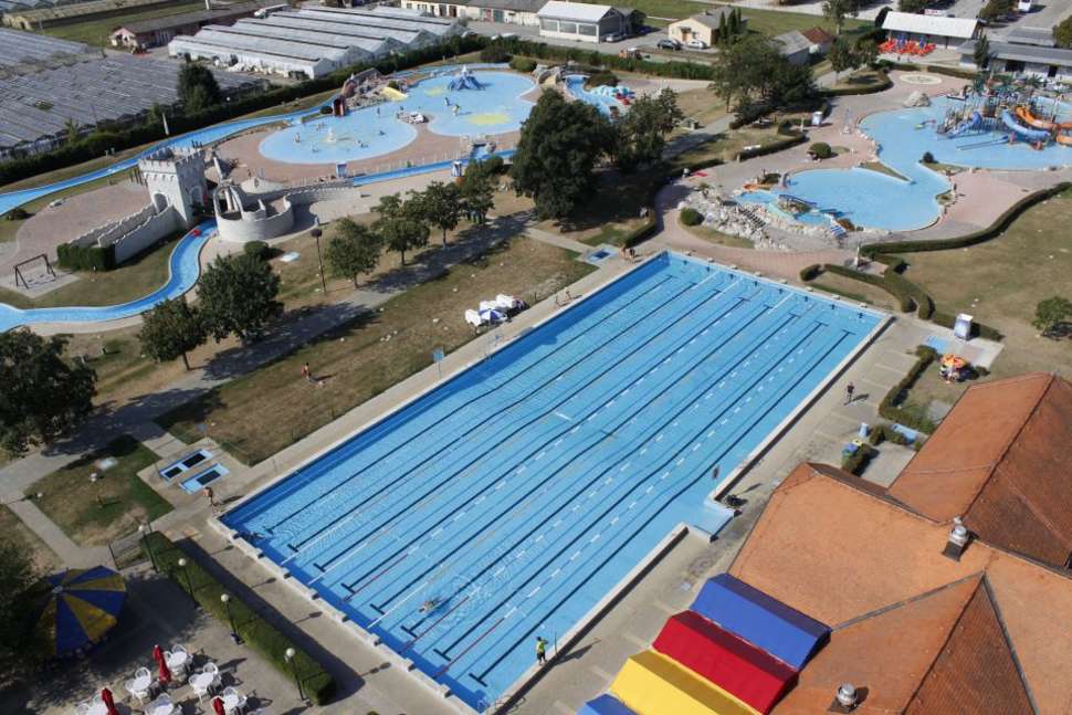 Een foto van het zwembad bij Camping Terme Catez