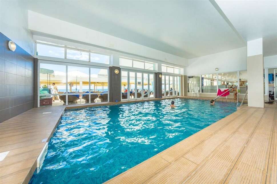 Een foto van het zwembad bij Hotel Sol e Mar