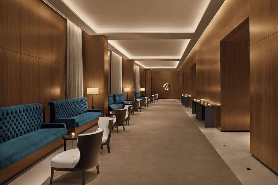 Een foto van het interieur van The Edition Abu Dhabi