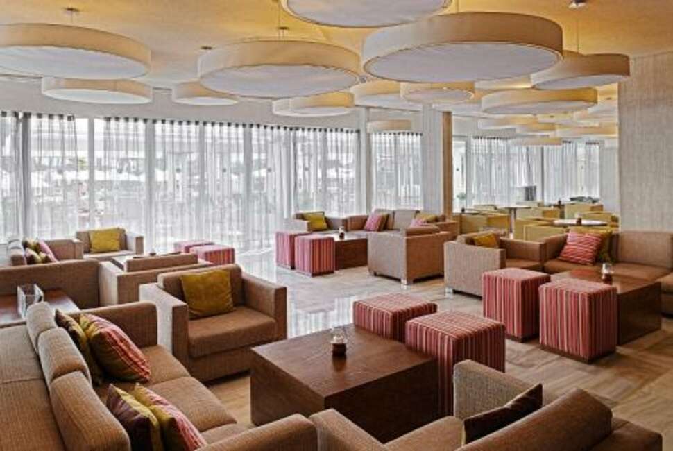 Een foto van het interieur van Hipotels Mediterraneo
