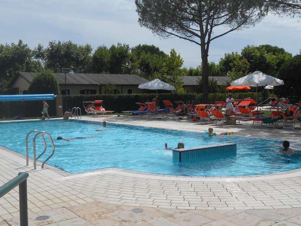 Een foto van het zwembad bij Camping Italy Village