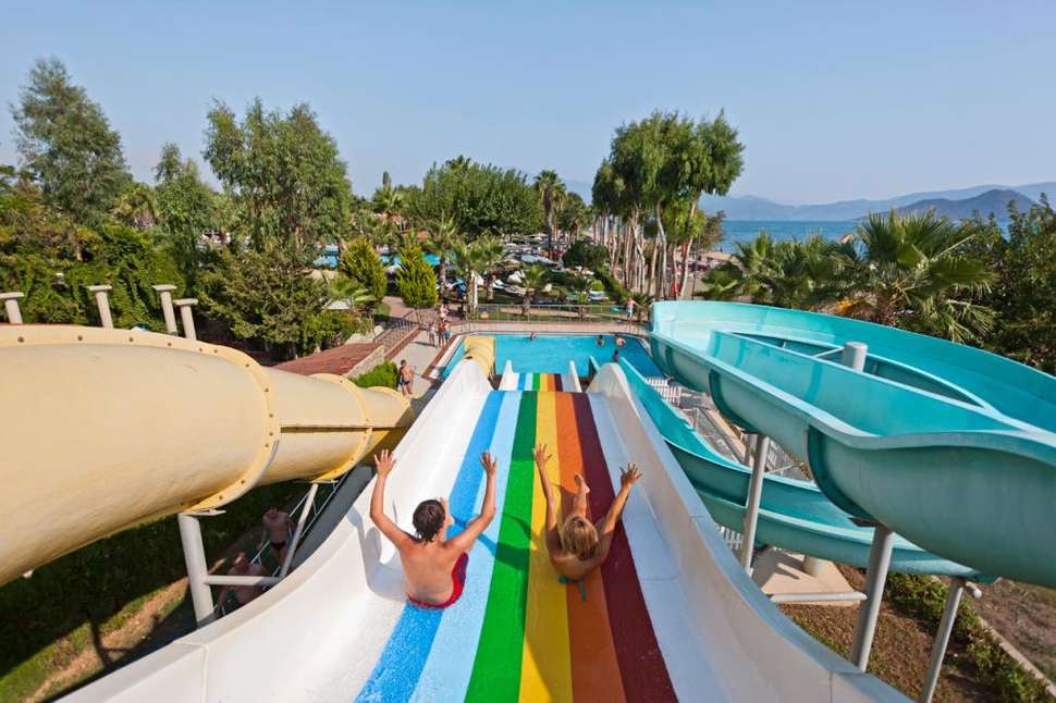 Een foto van het zwembad bij Club Tuana Fethiye