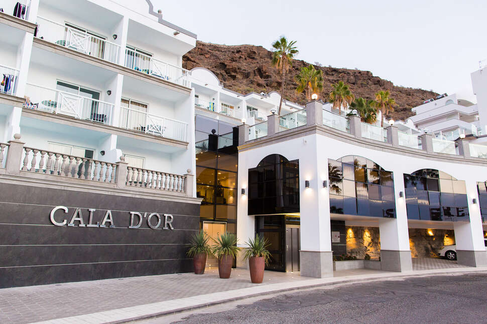 Ein Foto von der Außenansicht des Cala D’Or Apartments