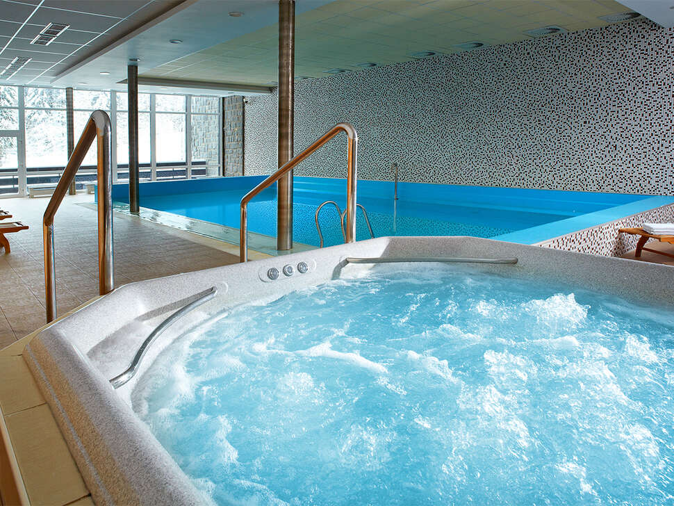 Een foto van het zwembad bij Clarion Hotel Spindleruv Mlyn