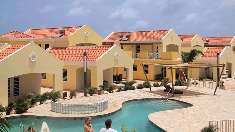Een foto van het zwembad bij Dormio Bonaire Village