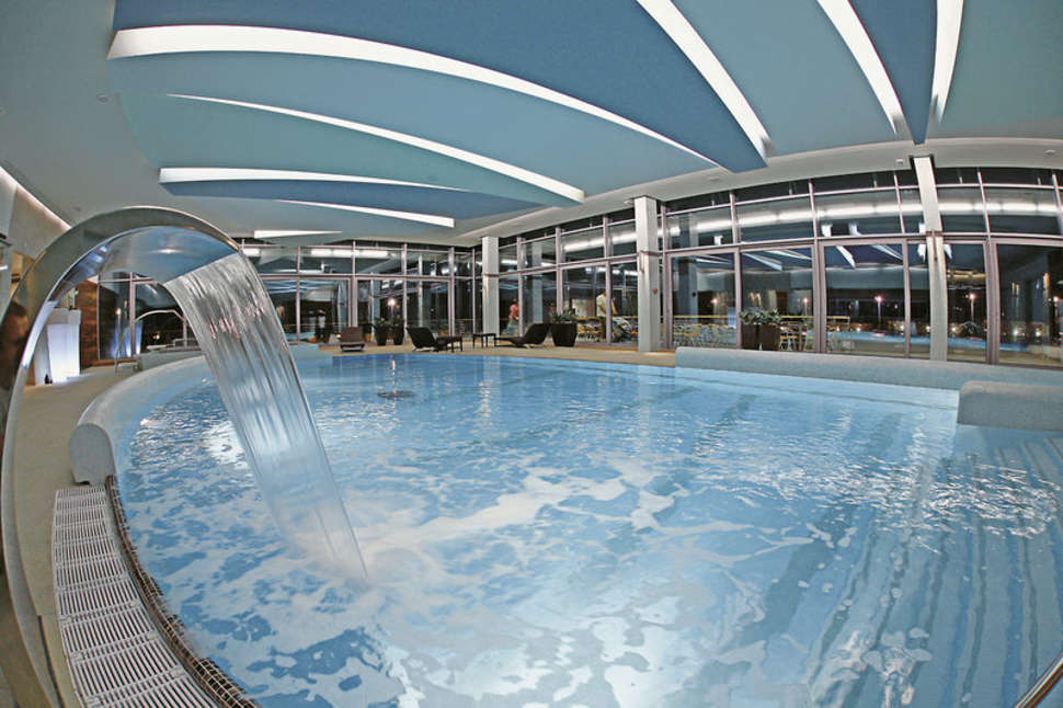 Een foto van het zwembad bij Bluesun Hotel Elaphusa