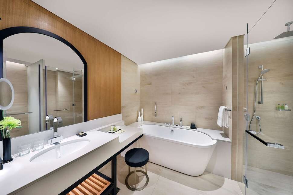 Ein Foto DoubleTree by Hilton Dubai Business Bay