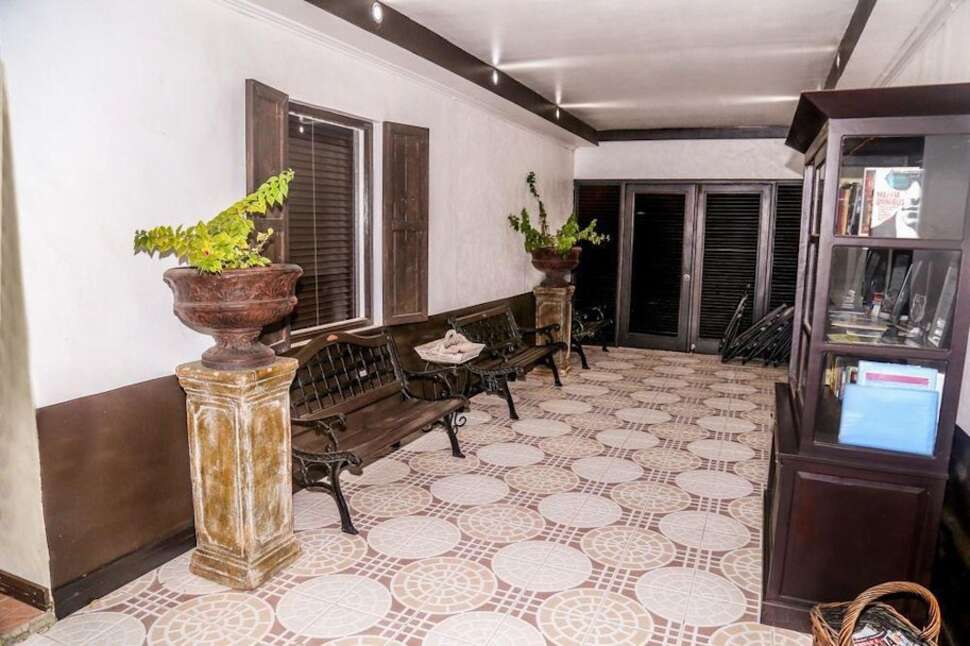 Een foto van het interieur van Arubiana Inn