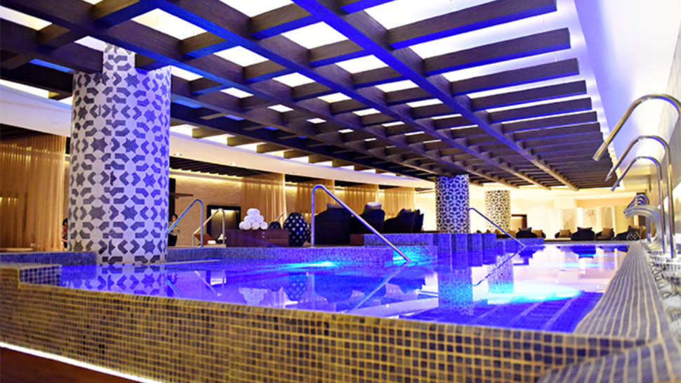 Een foto van het zwembad bij Royalton Riviera Cancun