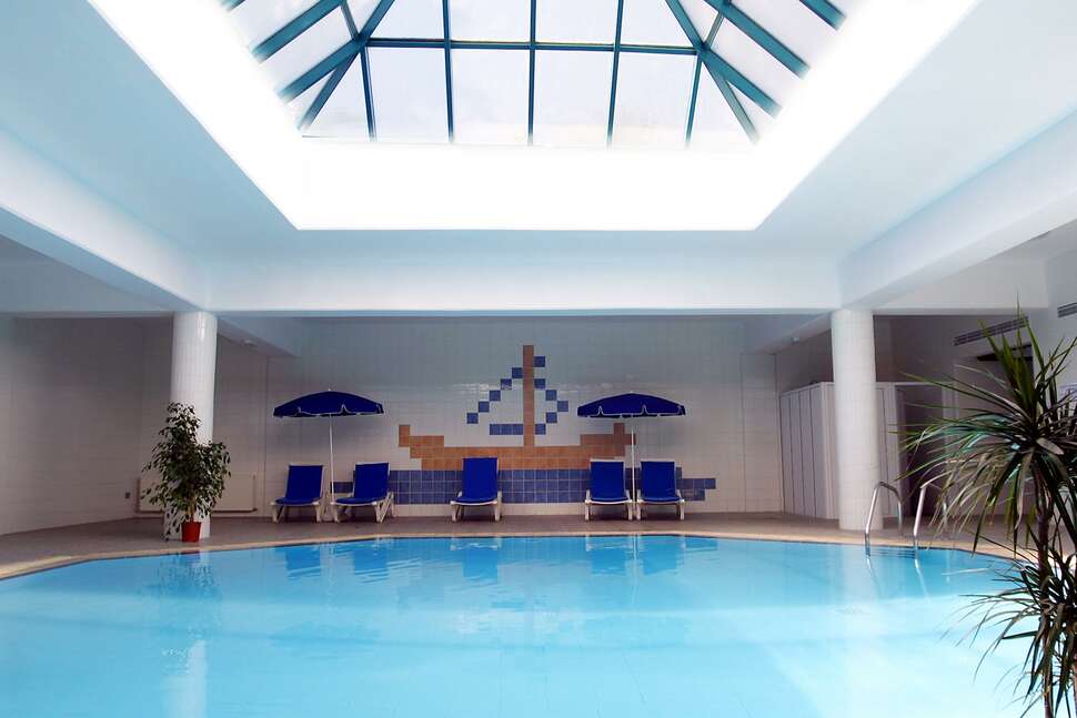Een foto van het zwembad bij Kissos Hotel