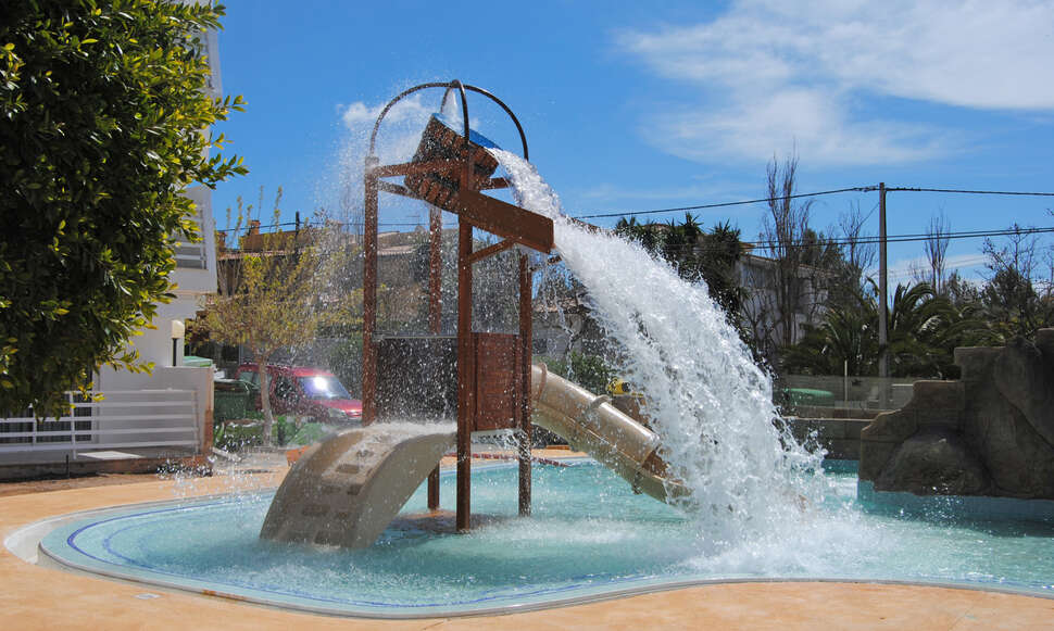 Ein Foto vom Pool im Pirates Village Apartments