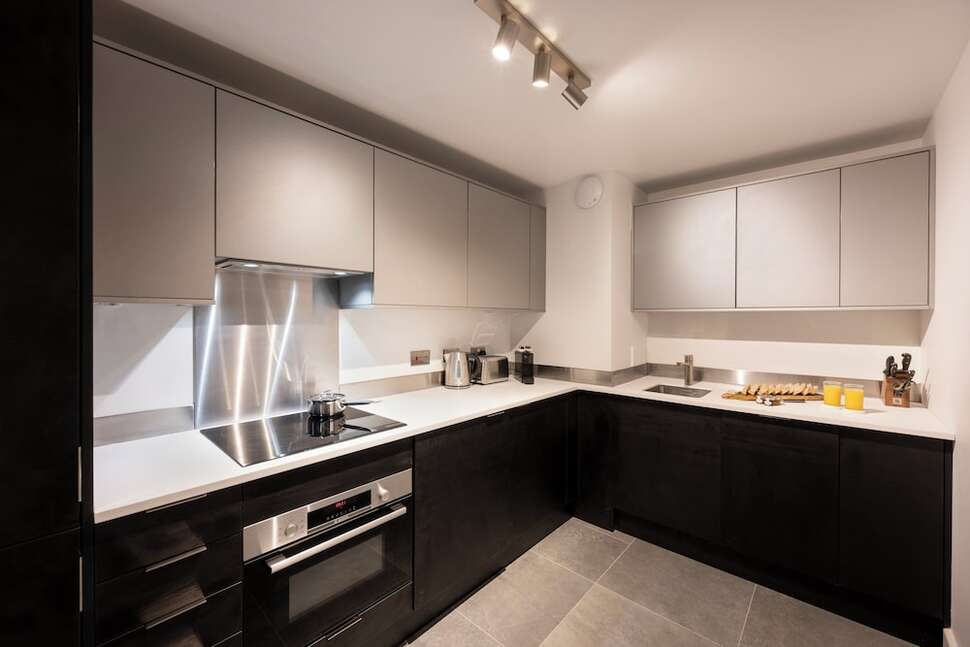 Ein Foto Tower Residences by Blue Orchid