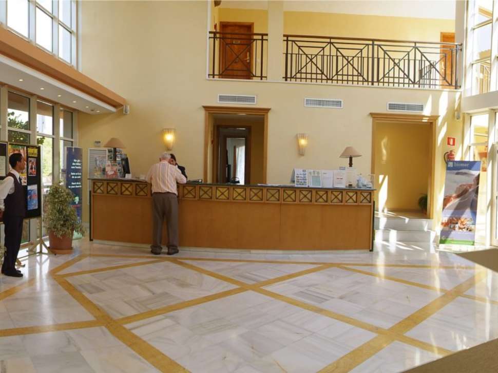 Een foto van het interieur van Protur Floriana Resort