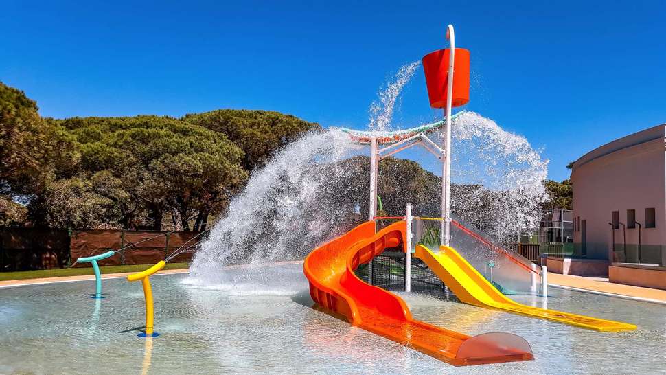 Een foto van het zwembad bij Hipotels Barrosa Park
