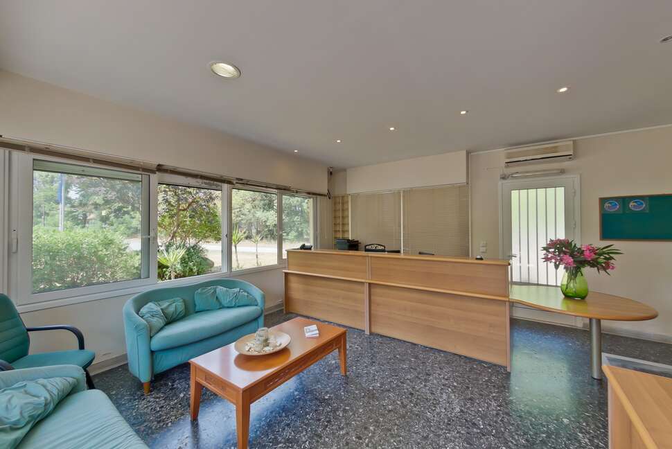Een foto van het interieur van Olympios Zeus Hotel Bungalows