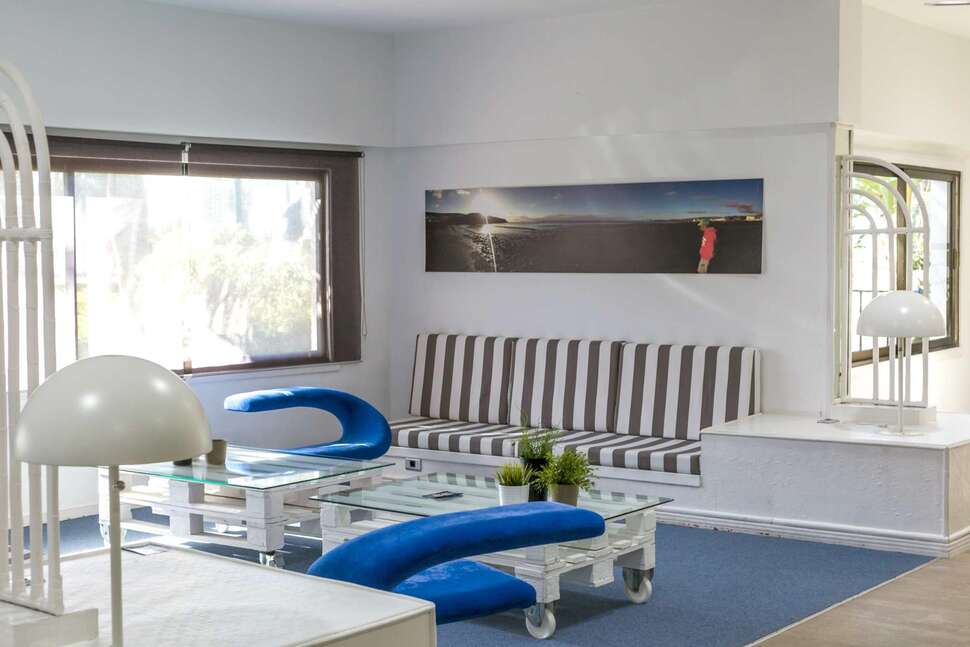 Een foto van het interieur van Portonovo Appartementen