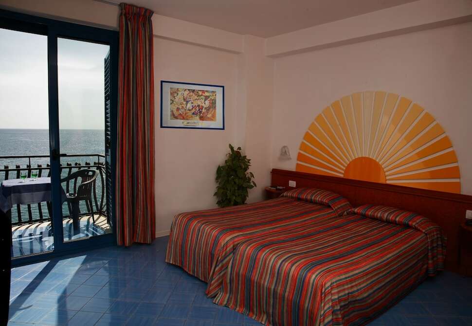 Ein Foto von einer Übersicht des Hotel Baia degli Dei