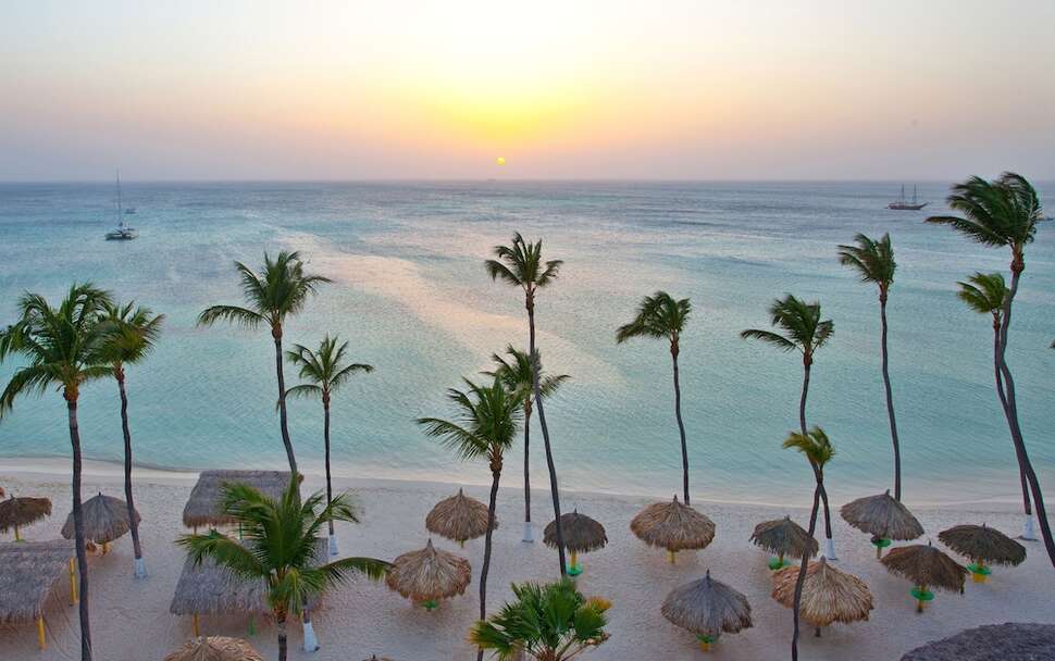 Een foto van het strand bij Holiday Inn Resort Aruba Beach Resort & Casino