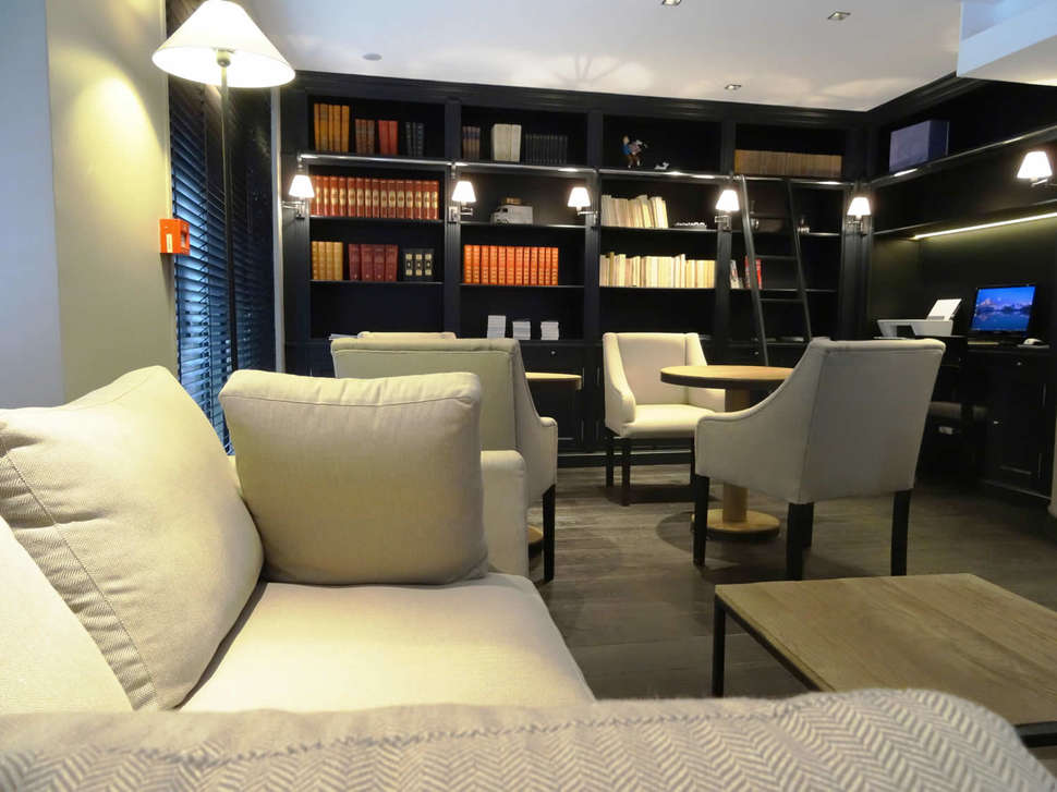 Een foto van het interieur van Hotel Albert 1er Paris
