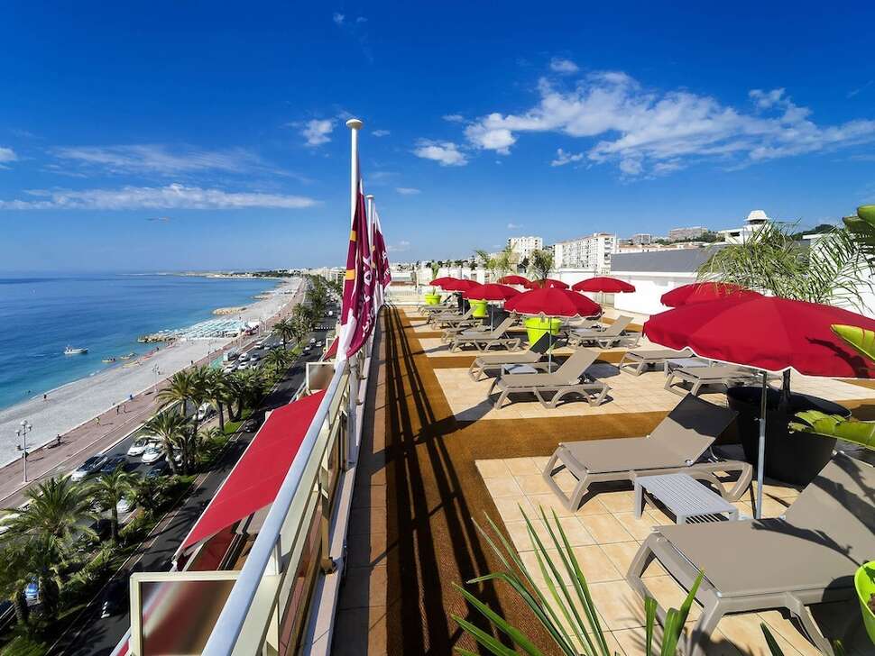 Een foto van het terras bij Aparthotel Adagio Nice Promenade des Anglais