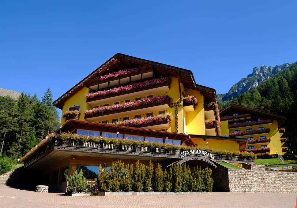 Ein Foto Hotel Shandranj