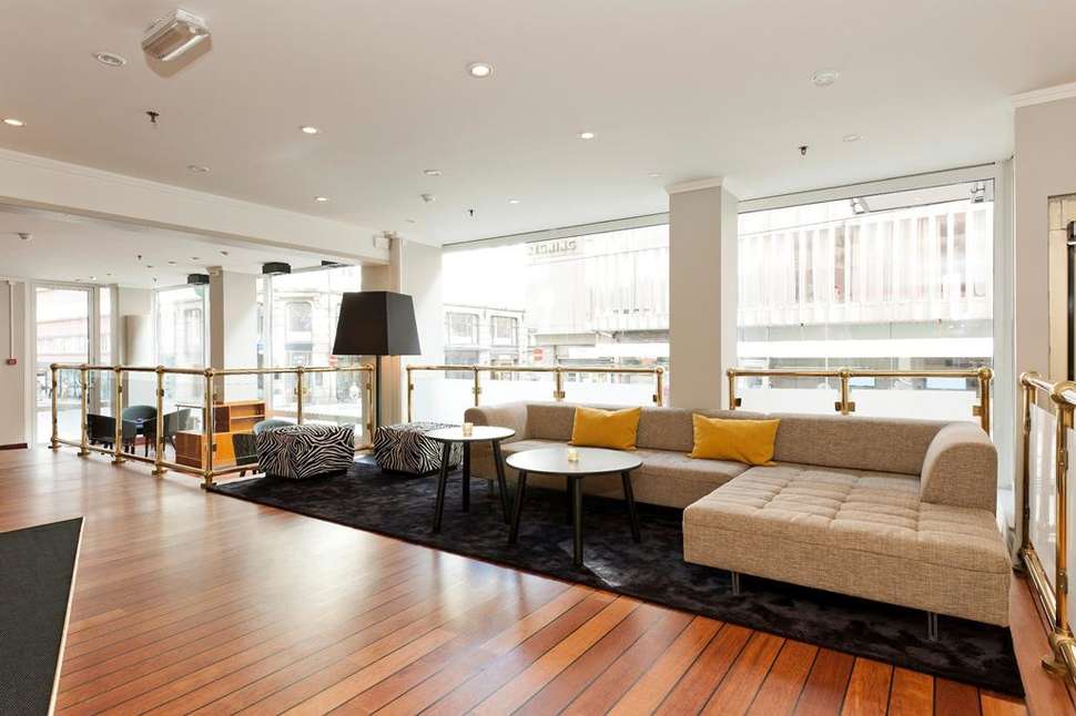 Een foto van het interieur van First Hotel Millennium
