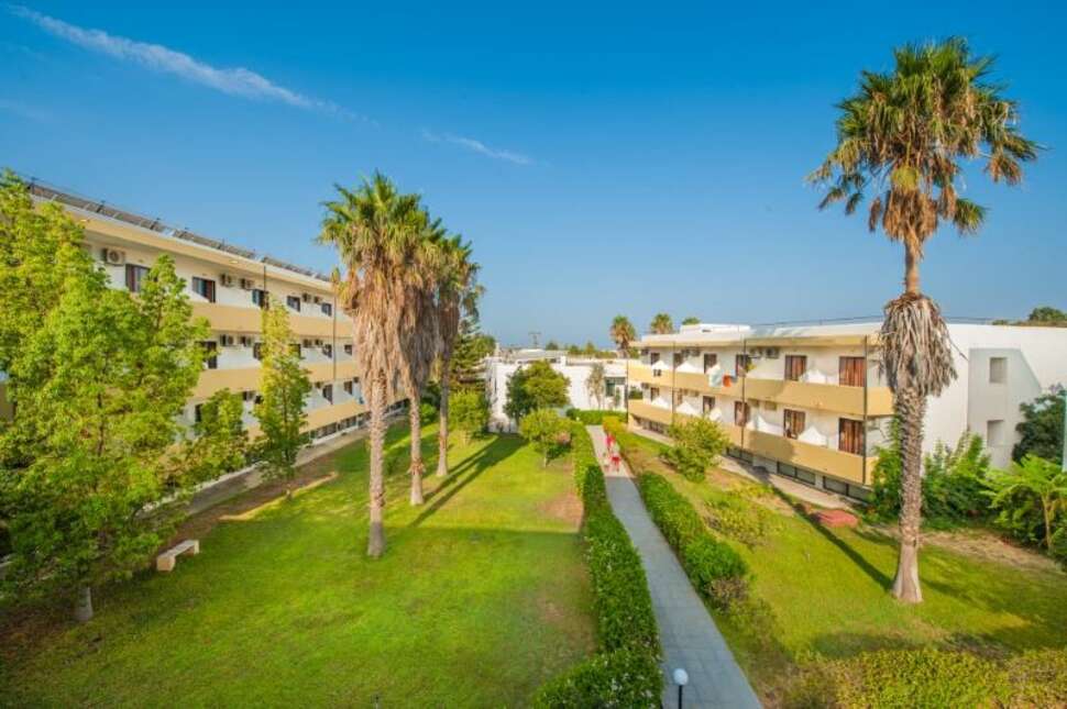 Een foto van de buitenkant van Aegean Bay Hotel